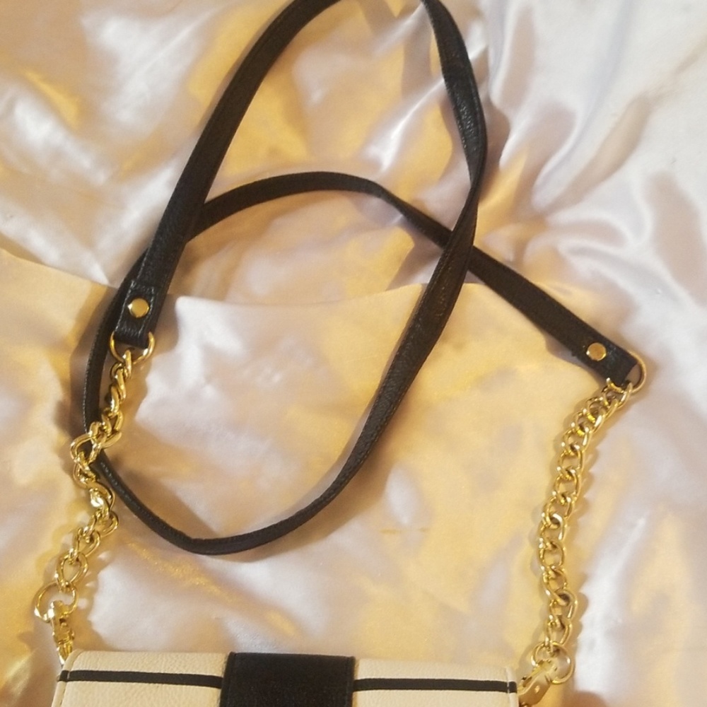 Betsey Johnson  cross body - Picture 2 of 8